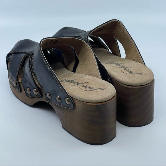 FREE PEOPLE WOOD & BLACK LEATHER STUDDED CLOG - Picture 4 of 9